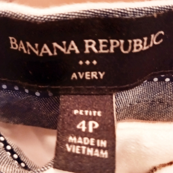Bannana Republic White Capris - Picture 3 of 4
